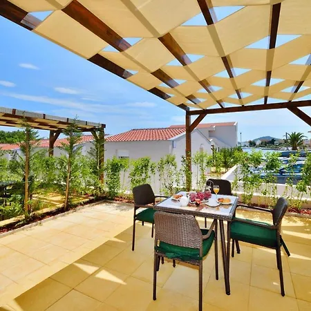 Apartment Dalmatia In Preko With Swimming Pool Apartman Preko