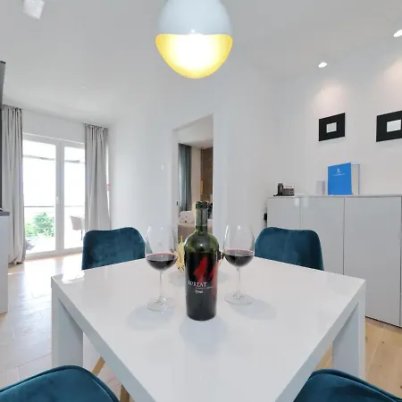 Apartment Dalmatia In Preko With Swimming Pool Apartman