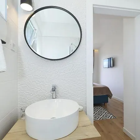 Apartman Apartment Dalmatia In Preko With Swimming Pool Preko