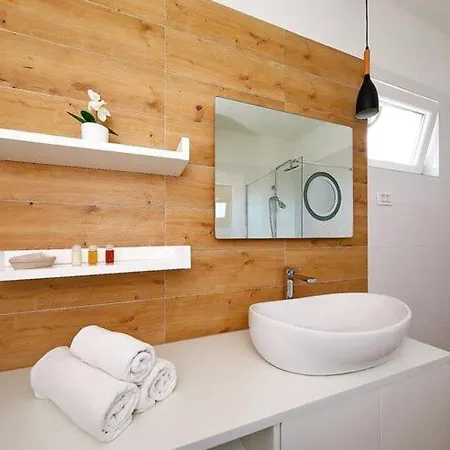 Apartment Dalmatia In Preko With Swimming Pool Apartman